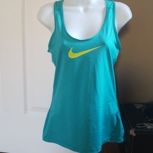 Nike top